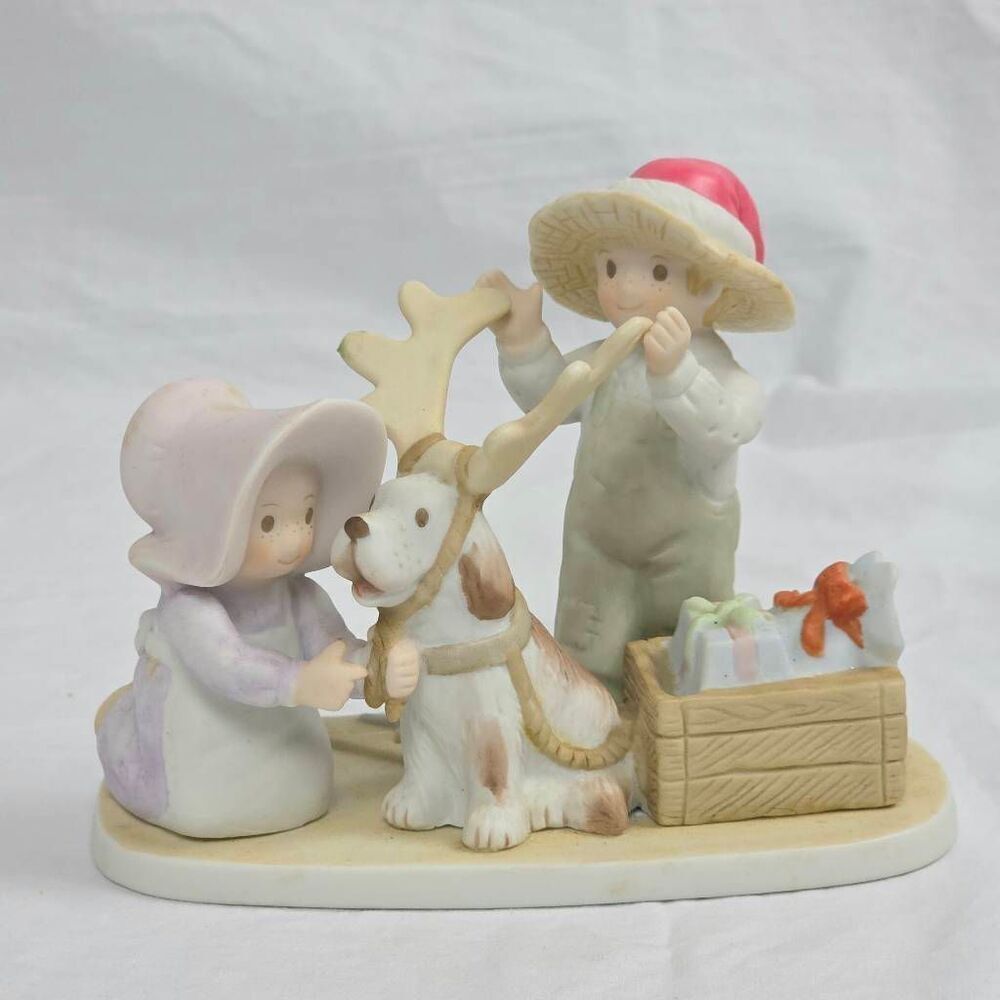 Circle of Friends Santa’s Helper 1994 Figurine Dog Kids